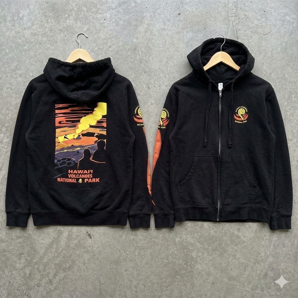 Hawai'i Volcanoes National Park Black Zip Hoodie Small Back & Sleeve Print